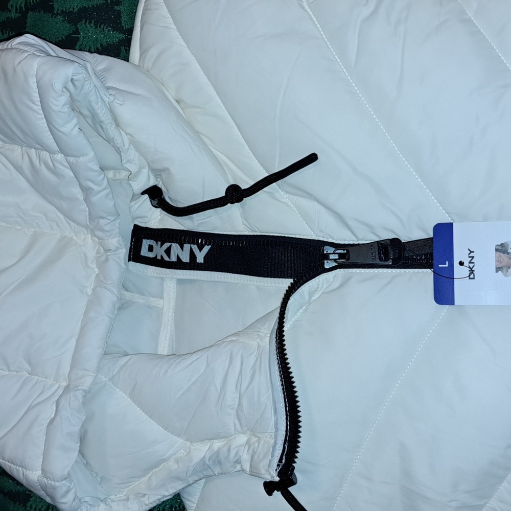 DKNY Women's White Puffer Jacket Scuba Sleeves New Sizes 1 Large 1 Medium - Picture 3 of 4